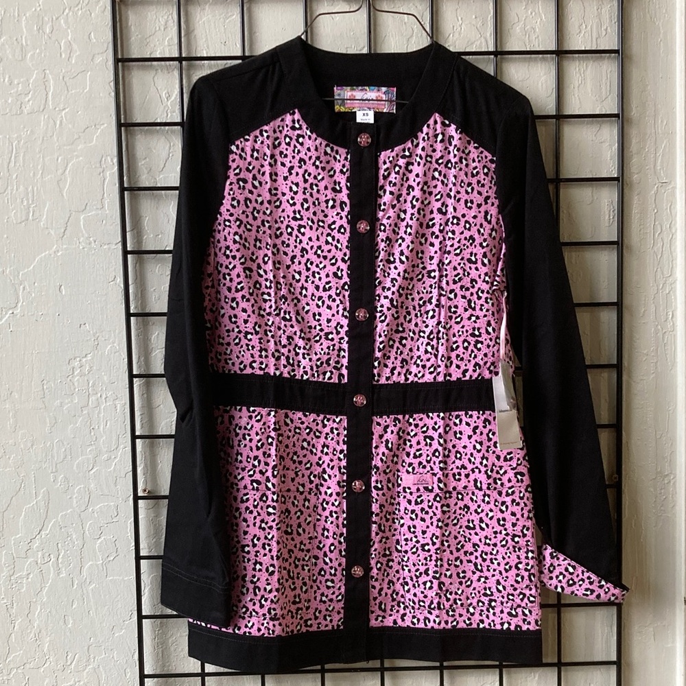 Pink Leopard Print koi scrub jacket - size XS